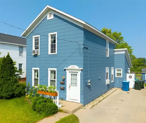 2152 Lakeshore, Muskegon, MI 49441