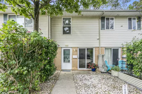 3683 Kenbrooke, Kalamazoo, MI 49006