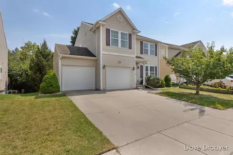 5910 Kiverton Rdg, Kentwood, MI 49508