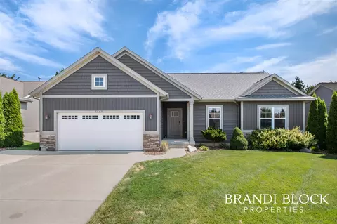5560 Mills Rdg, Wyoming, MI 49418