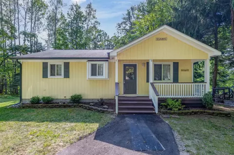 9846 Center, Canadian Lakes, MI 49346