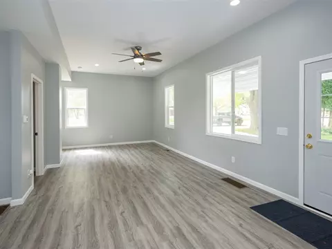 421 Pine, Schoolcraft, MI 49087 photo 4