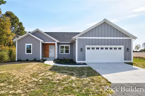 9450 14 Mile, Cedar Springs, MI 49319