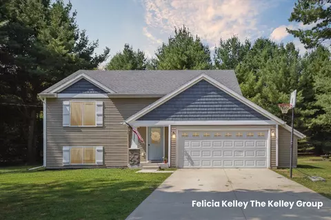 12521 Winter Pnes, Sparta, MI 49345