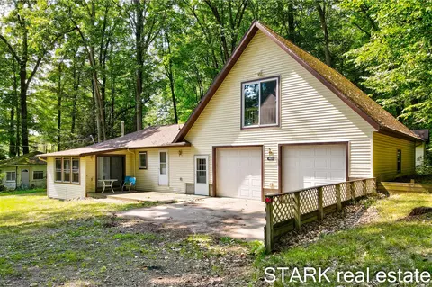 861 W Lynn, White Cloud, MI 49349