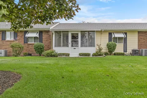 5832 Leisure S, Kentwood, MI 49548