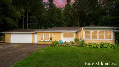8198 White Rabbit Rd, Battle Creek, MI 49017