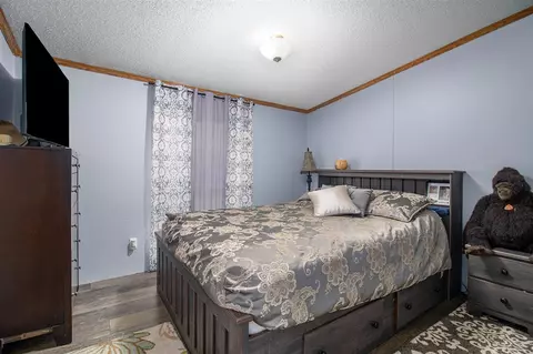 Bedroom - 12977 Us-10, Evart, MI 49631 photo 1 of 3
