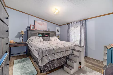 Bedroom - 12977 Us-10, Evart, MI 49631 photo 2 of 3