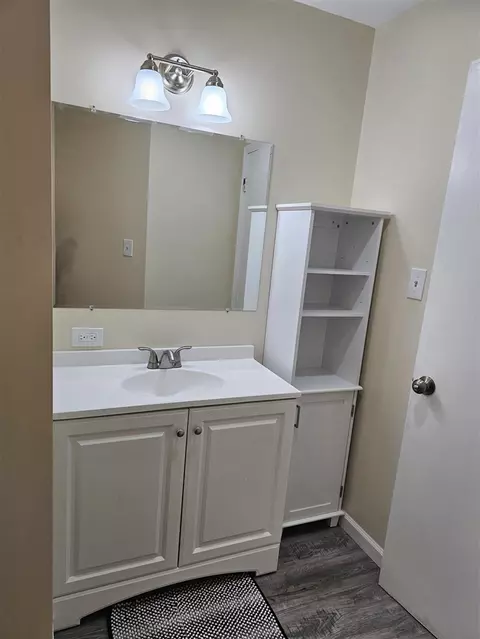 Bath - 113 E Chicago, Coldwater, MI 49036 photo 4 of 4