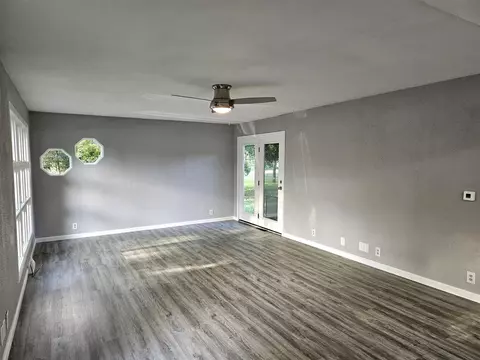 Living - 113 E Chicago, Coldwater, MI 49036 photo 3 of 6