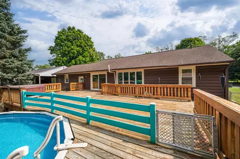 Exterior - 413 Chippewa, Buchanan, MI 49107 photo 2 of 7