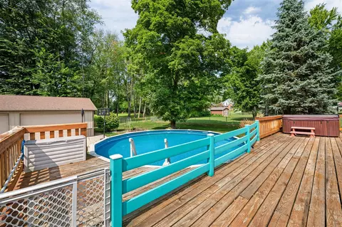 Exterior - 413 Chippewa, Buchanan, MI 49107 photo 6 of 7