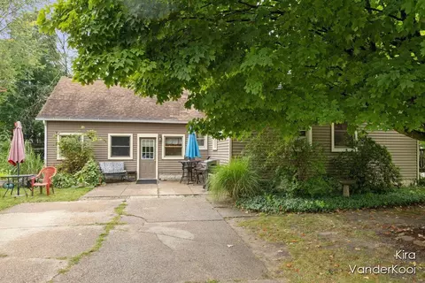 135 N 1st, Cedar Springs, MI 49319
