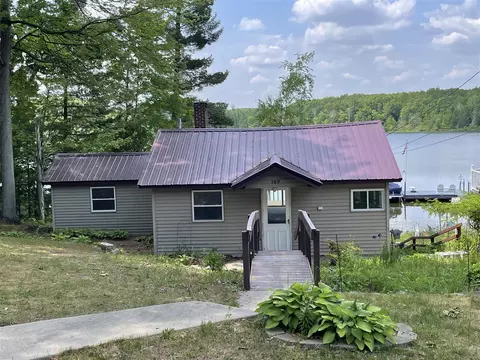 589 E Sidney, Stanton, MI 48888