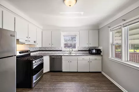 Kitchen - 18901 Berden, Grosse Pointe, MI 48236 photo 1 of 4
