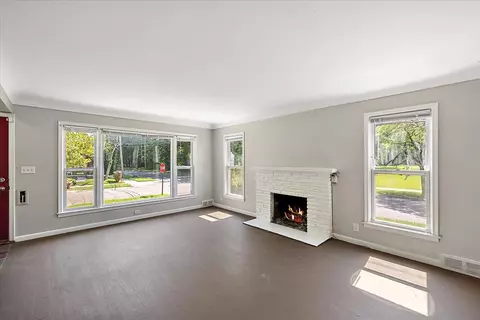 Living - 18901 Berden, Grosse Pointe, MI 48236 photo 2 of 4