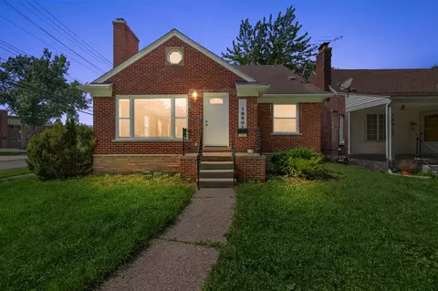 18901 Berden, Grosse Pointe, MI 48236