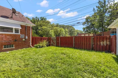 Exterior - 18901 Berden, Grosse Pointe, MI 48236 photo 6 of 10