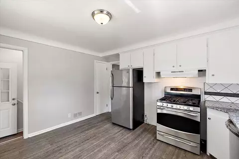Kitchen - 18901 Berden, Grosse Pointe, MI 48236 photo 4 of 4