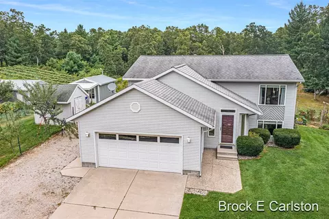 6144 Staple, Twin Lake, MI 49457