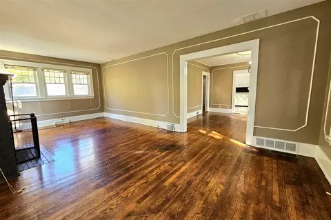 2005 1st, Jackson, MI 49203 photo 6