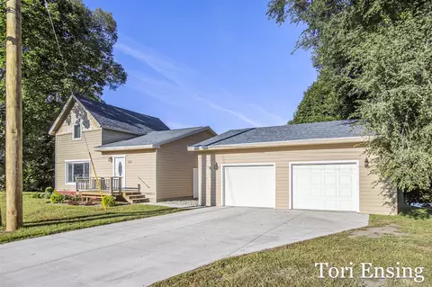 225 N West, Carson City, MI 48811