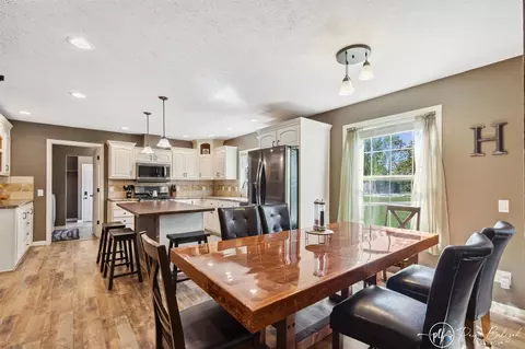 Dining - 4598 Graff, Belding, MI 48809 photo 1 of 2