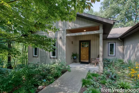 1771 Rogue Riv, Belmont, MI 49306