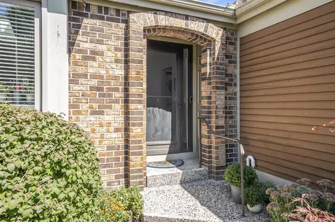17511 Meadow Wood, Ferrysburg, MI 49409