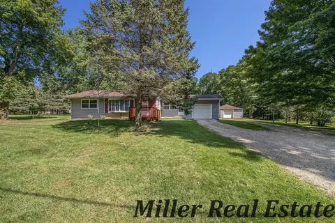 8748 Whitneyville, Alto, MI 49302