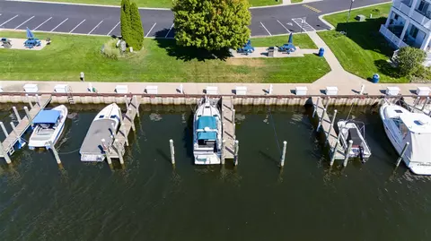 398 Anchors #88, Saint Joseph, MI 49085