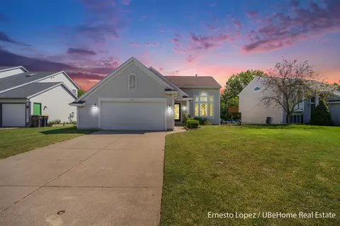 3312 Crystal Vly, Holland, MI 49424