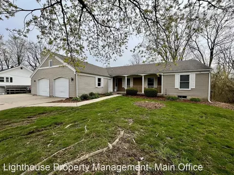 3410-3412 E Paris, Kentwood, MI 49512
