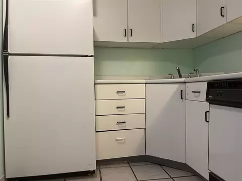 Kitchen - 715 W Michigan #304, Jackson, MI 49201 photo 2 of 2