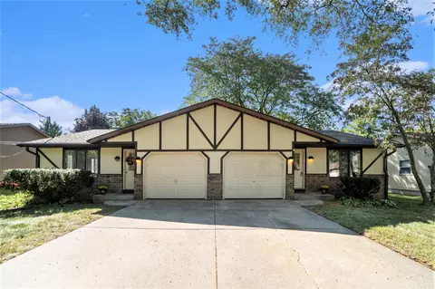 956 Vassar, Holland, MI 49423