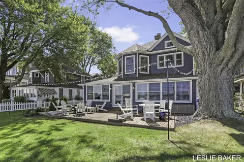 1977 South Shr, Holland, MI 49423