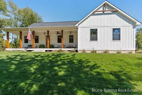 312 48th, Zeeland, MI 49464