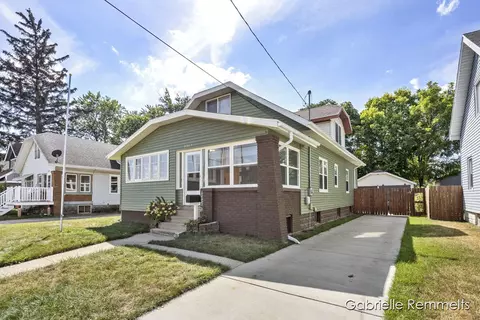 2303 Beverly, Wyoming, MI 49519