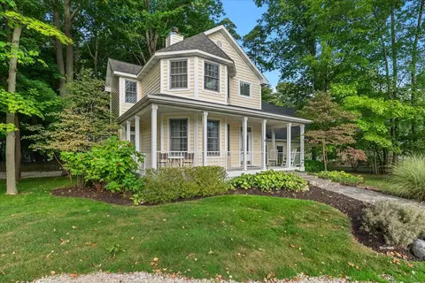1336 Monroe, South Haven, MI 49090