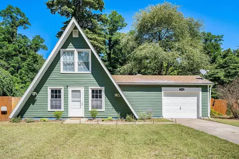 3762 Hopkins, Stevensville, MI 49127