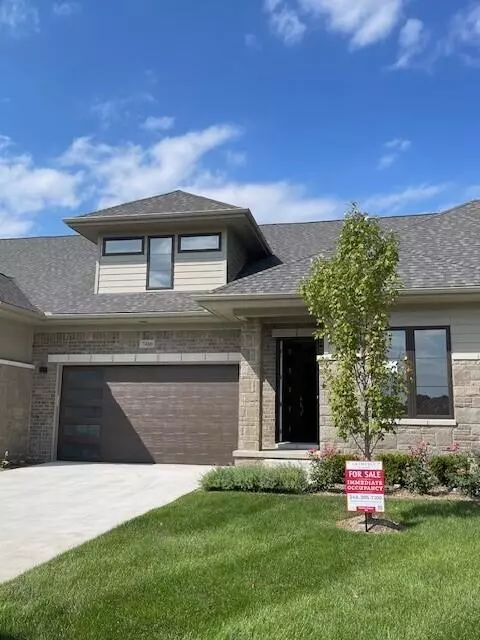 7466 Gramercy #20, West Bloomfield, MI 48322