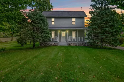 271 Maple Rd, Quincy, MI 49082