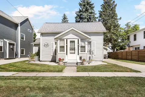 219 Superior, South Haven, MI 49090