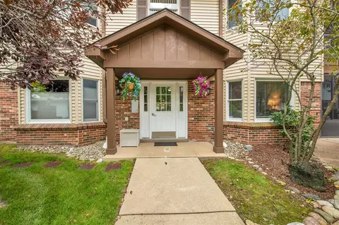 8597 Mathias #44, Grosse Ile, MI 48138
