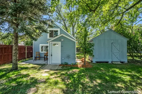 572 W 18th, Holland, MI 49423