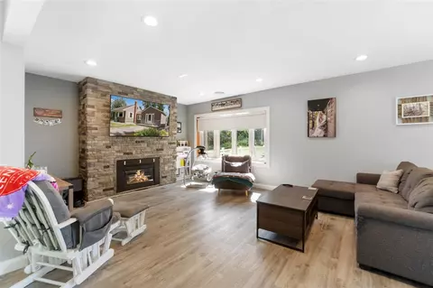 1499 Glasgow, Jackson, MI 49201 photo 5