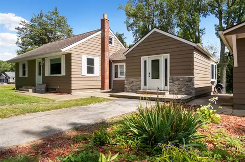 1499 Glasgow, Jackson, MI 49201 photo 3