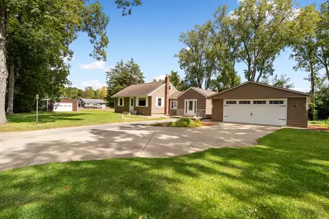 1499 Glasgow, Jackson, MI 49201 photo 2