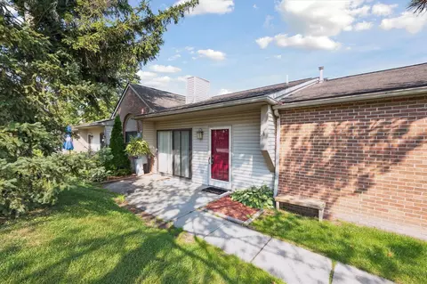 346 Spring Brooke Dr, Brighton, MI 48116